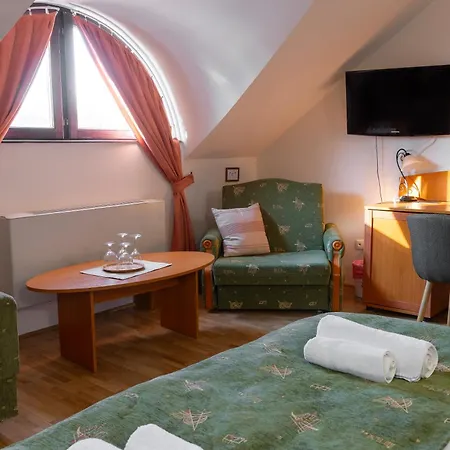 Bed & Breakfast Vendeglo Panzio 3*